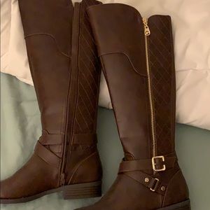 Brand new Guess boots